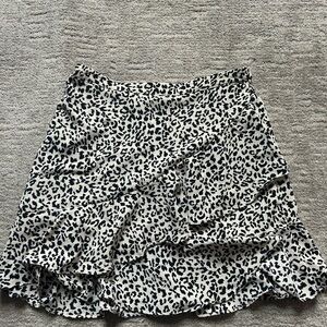 Chic Asymmetrical Leopard Print Skirt